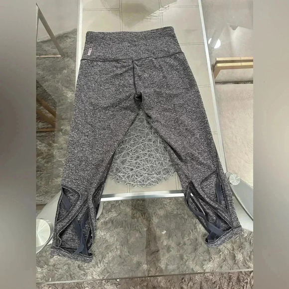 Zella Capri leggings size S - Picture 2 of 4